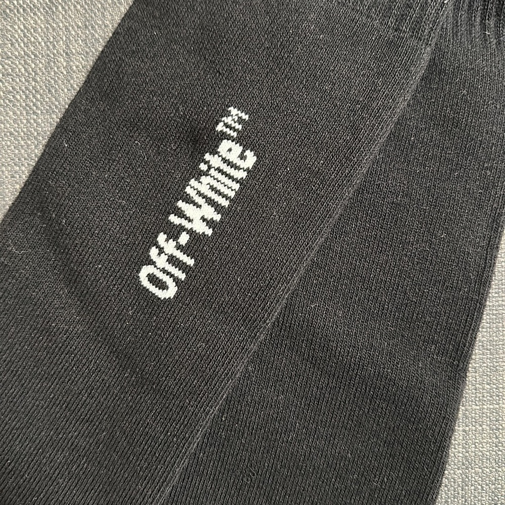 *NEW* OFF WHITE black + white arrow box logo + yellow caution tape hypeb… - Picture 5 of 5